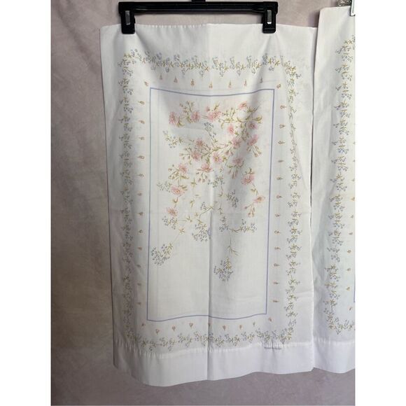 Vintage Floral Pillowcase Set of 2 - Picture 6 of 7